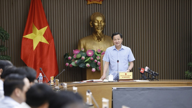 黎明慨副总理在会上讲话。