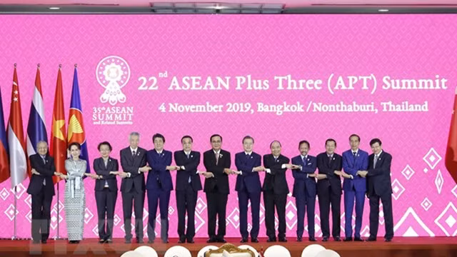 各国领导合影。（图片来源：越通社）