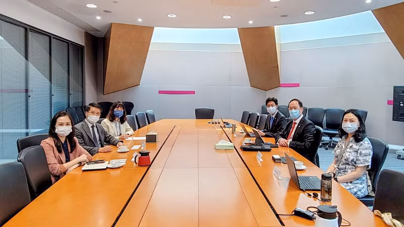 范平谈总领事同香港科技大学领导举行会议。（图片来源：国际报）