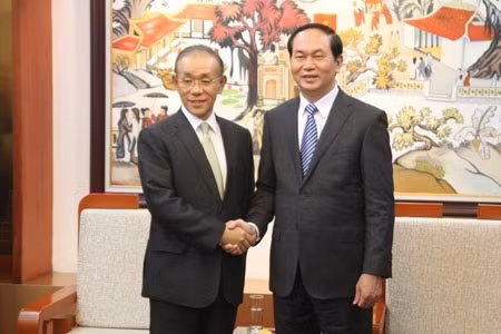 陈大光部长会见日本驻越大使谷崎泰明。 (Photo: 图片来源：人民公安报)