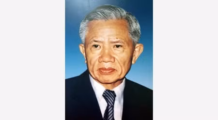 阮文正同志。