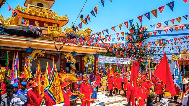 越南金瓯省笃江迎翁节被列入国家级非物质文化遗产名录。