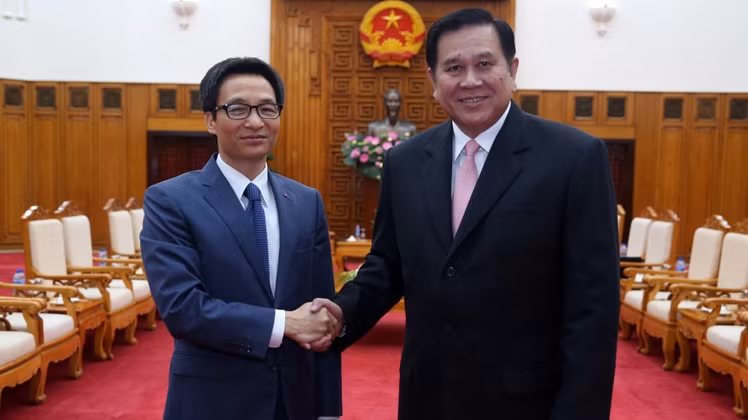 武德儋副总理和泰国副总理塔纳萨•巴迪玛巴功。（图片来源：VGP）