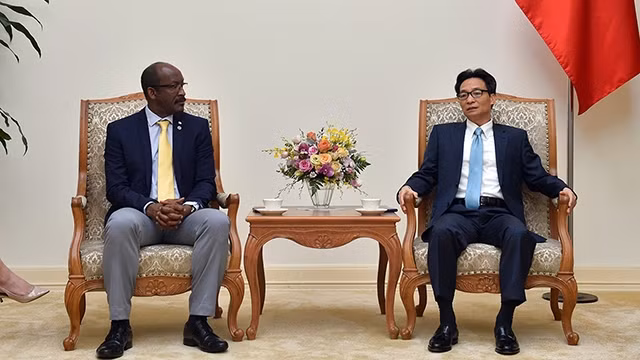 政府副总理武德儋会见塞舌尔共和国副总统文森特•梅里顿。（图片来源：越南政府门户网站）