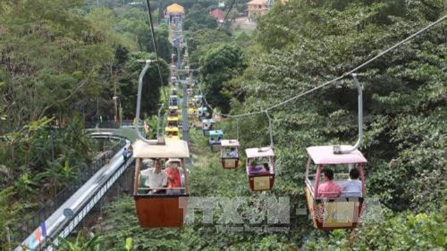 黑婆山景观。