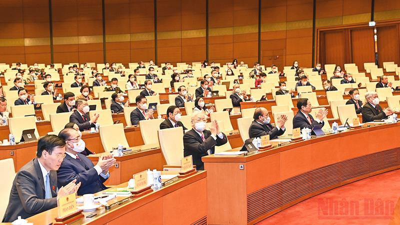 越南第十五届国会第一次特别会议落幕。