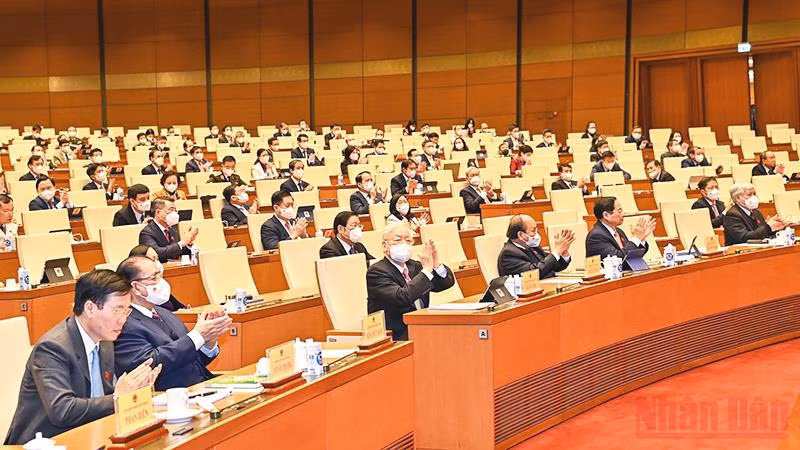 越南第十五届国会第一次特别会议落幕。