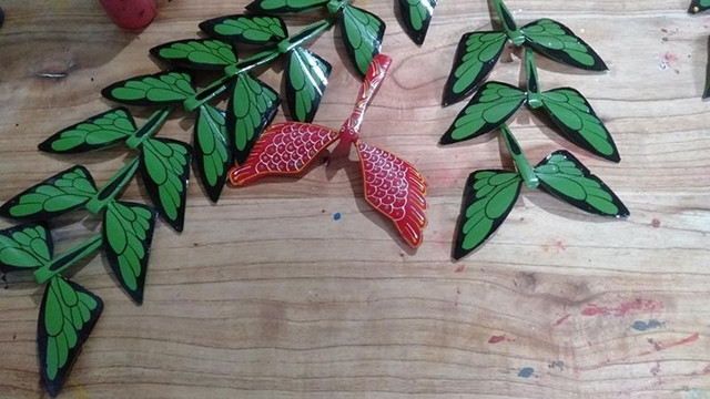 在纪念品店中出售的竹蜻蜓。