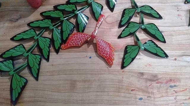 在纪念品店中出售的竹蜻蜓。