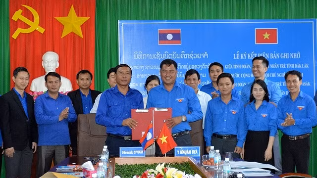 得乐省胡志明共青团和占巴塞省人民革命青年团签署合作备忘录。