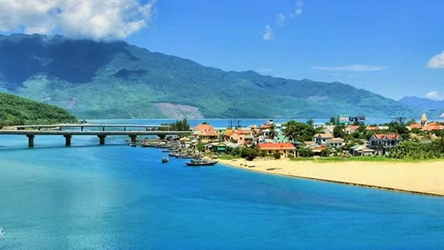 附图：世界美丽海湾陵姑之美。