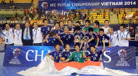 日本队成功卫冕冠军。（图片来源：足球网）