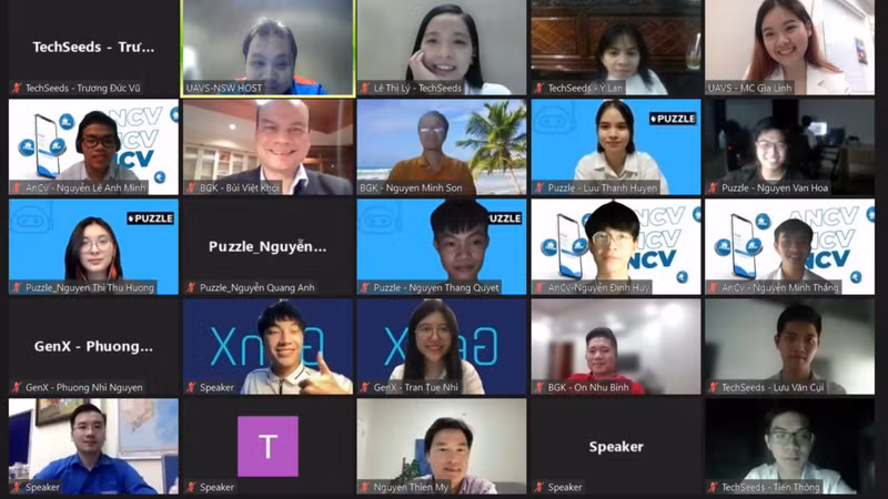 10月3日晚，UAVS Hackatrix 2021科技创意比赛总决赛举行。