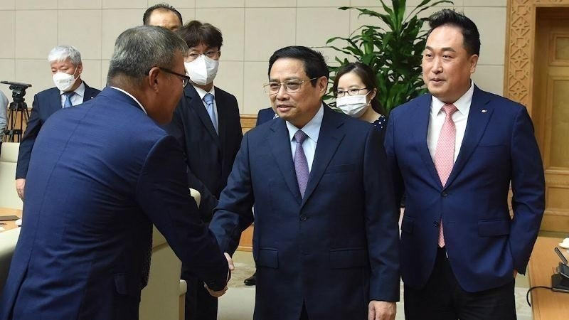 范明正总理和在越南的韩国企业组织、协会代表。
