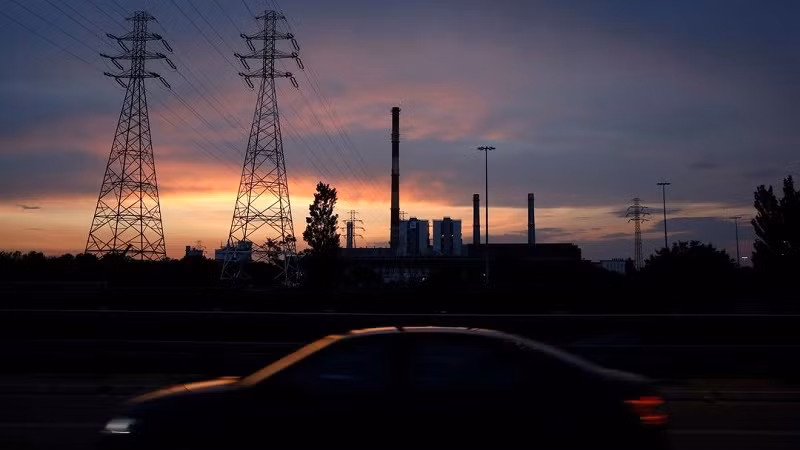 设在波兰华沙的特米卡·泽兰石油和天然气厂（PGNiGTermikaZeran）。（图片来源：路透社）