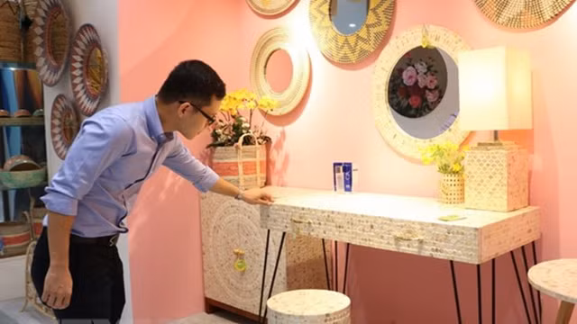 展会上展出的家居产品。（图片来源：越通社）