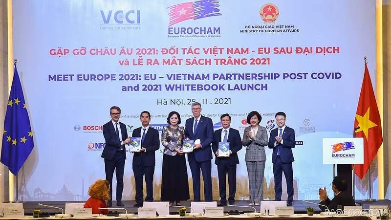相遇欧洲2021：新冠疫情后的越南—欧盟伙伴关系暨发布2021年EuroCham白皮书。（图片来源：国际报）