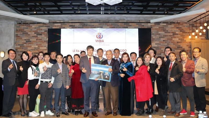 各位代表合影。（图片来源：越通社）