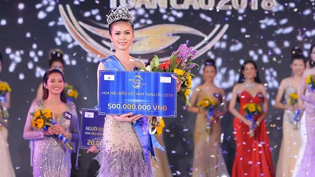 佳丽阮氏金玉摘下2018年越南全球海洋小姐选美大赛后冠。