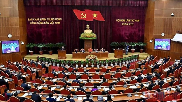 越共第十三届中央委员会第五次全体会议现场。