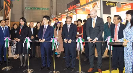 越南展位开展仪式。（图片来源：VOV）