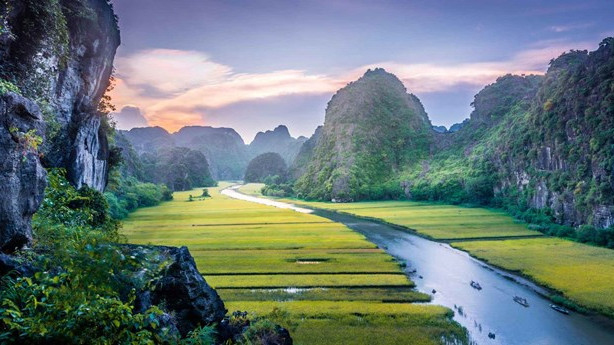 宁平省三谷碧峒美景。