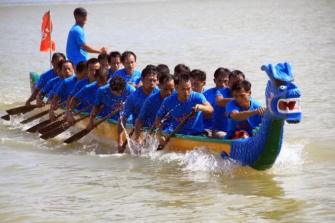 参赛船队为此次比赛花了4个月的准时间备。