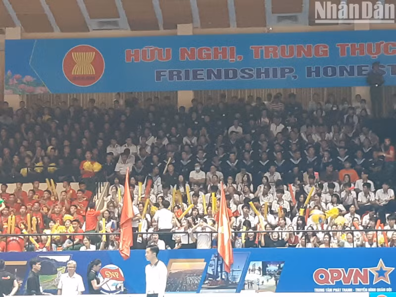 越南军队男子排球队以3-1战胜泰国皇家军队队。