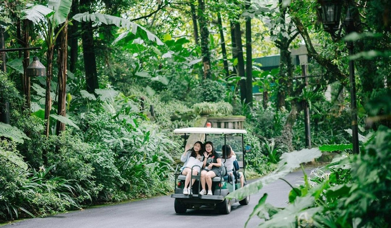 附图：河内市郊区旅游度假村。