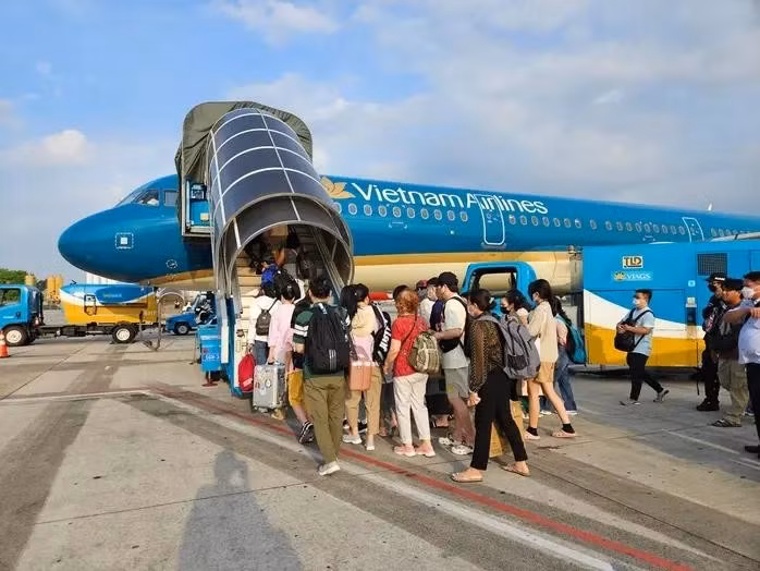 越南各家航空公司增加运力 满足夏季出行需求。