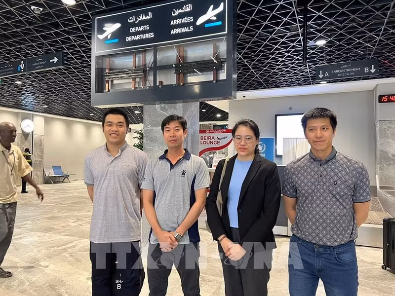 3名越南船员于3月13日从吉布提机场启程回国。