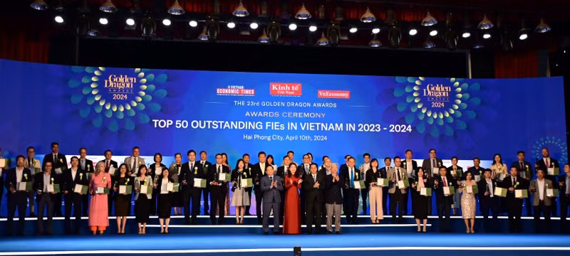 在论坛上，2023年50家优秀外商直接投资企业获殊荣。