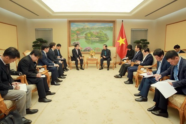 会见全场。