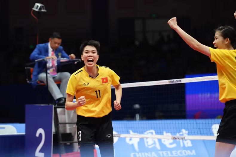 越南女子藤球队2-1锁定胜局。