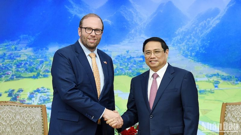 越南政府总理范明正会见美国众议院筹款委员会主席杰森·史密斯。