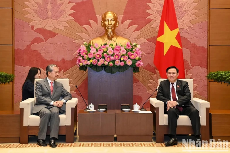 越南国会主席王廷惠会见中国驻越南大使熊波
