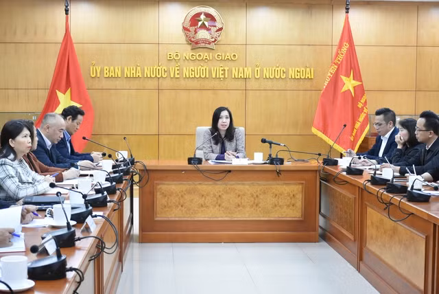 新闻发布会全景。