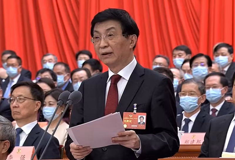 中国全国政协主席王沪宁致词。（图片来源：CCTV13频道截图）