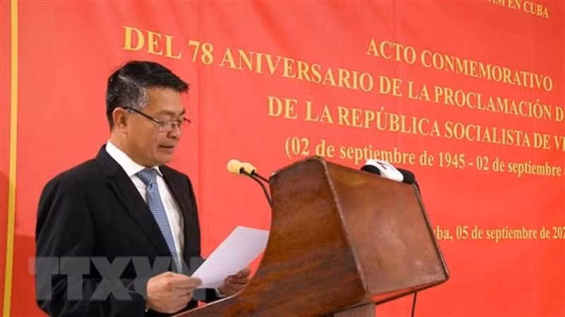 越南驻古巴大使黎青松在越南九·二国庆节庆祝活动上致辞。