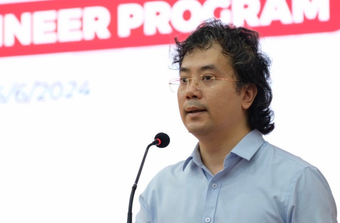 河内理工大学旗下信息技术与传媒学院院长谢海松公布生成式人工智能专业培训计划。