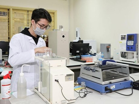 河内理工大学的实验室。 