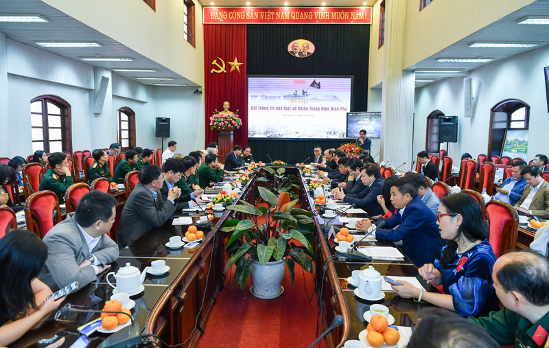 关于奠边府大捷的特别系列报道推介会场景。