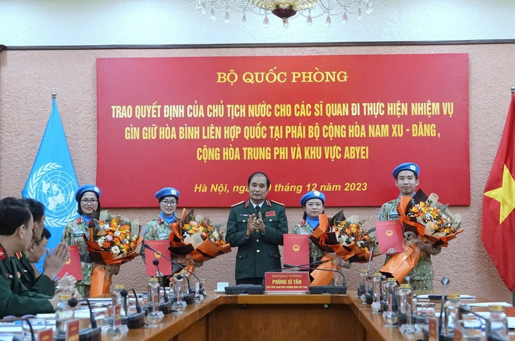 越南增派4名军官参与联合国维和行动。