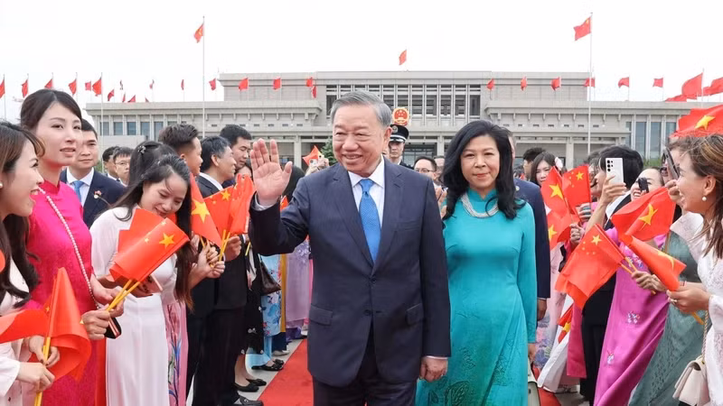 越共中央总书记、越南国家主席苏林及夫人圆满结束对中国的国事访问。