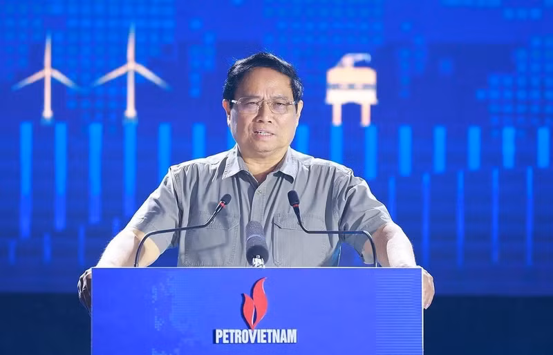 政府总理范明正发表讲话。