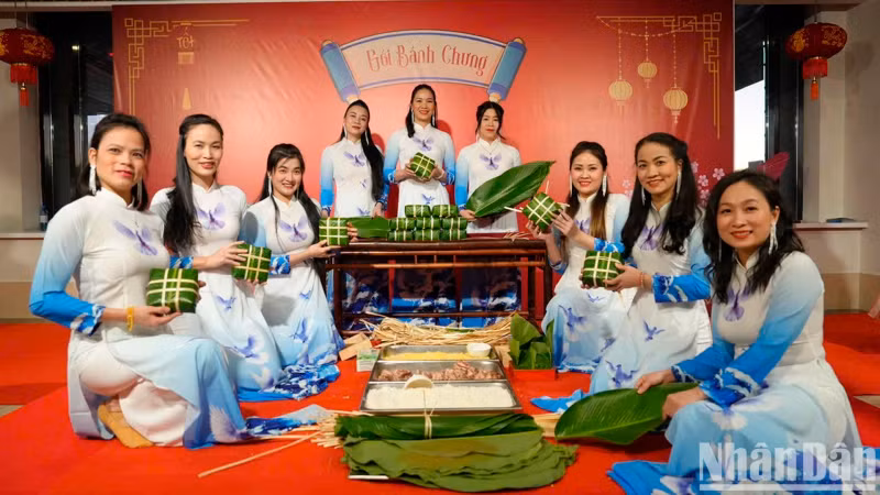 包粽子活动一角。