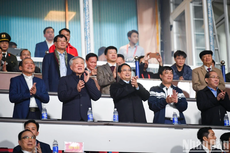 政府总理范明正，政府常务副总理张和平等领导人莅临捧场。