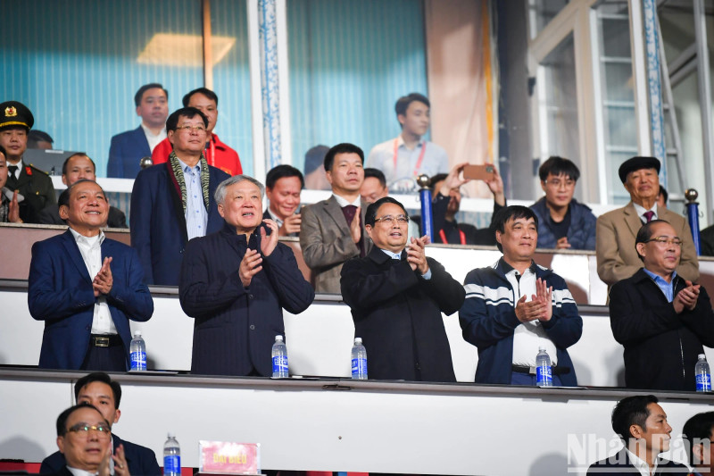 政府总理范明正，政府常务副总理张和平等领导人莅临捧场。