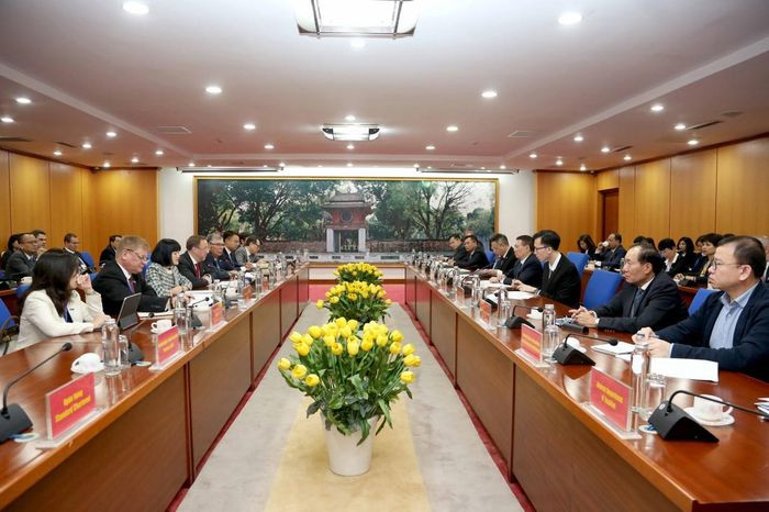 胡德福部长会见EU-ABC商业代表团全景。