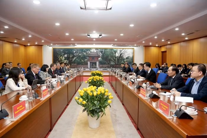 胡德福部长会见EU-ABC商业代表团全景。